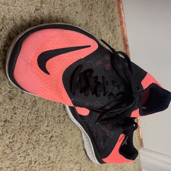 Nike FitSole Tennies - Picture 2 of 6